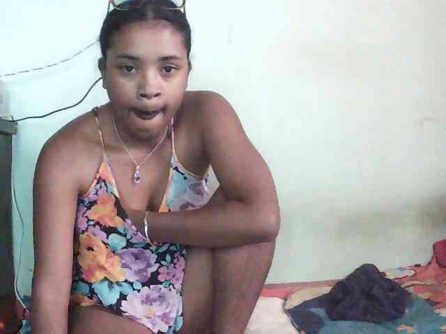 TriciaBella webcam