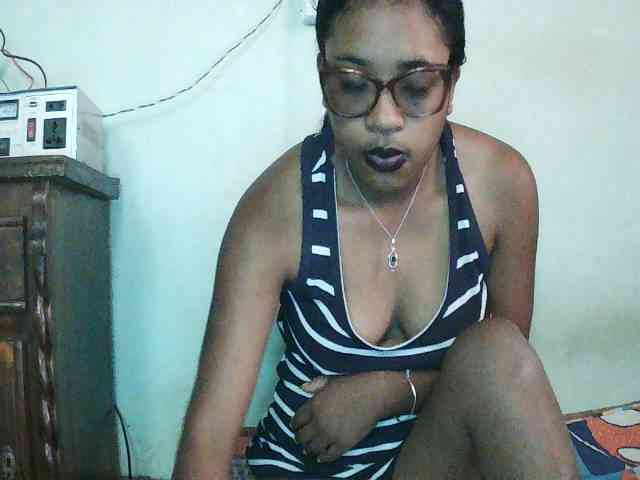 TriciaBella webcam