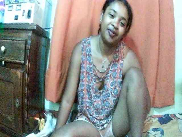TriciaBella webcam