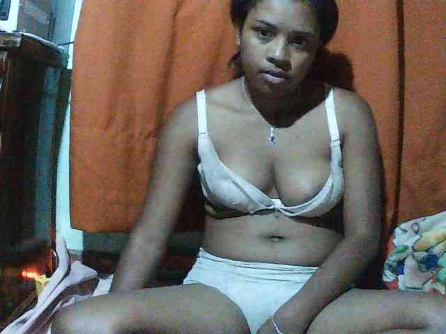 TriciaBella webcam