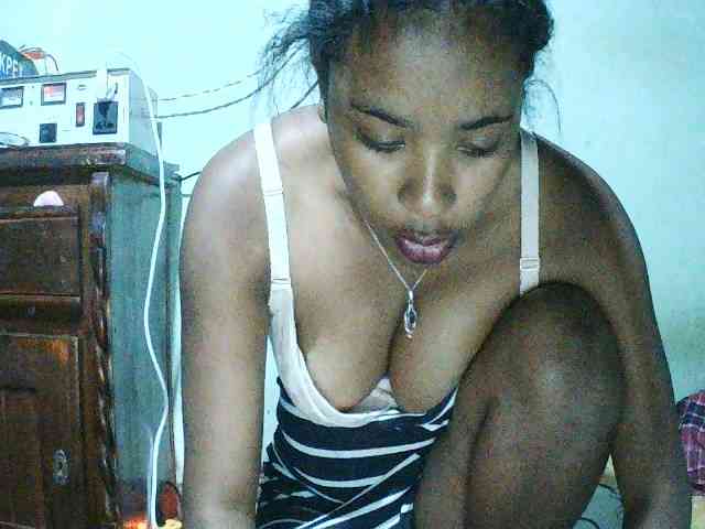 TriciaBella webcam