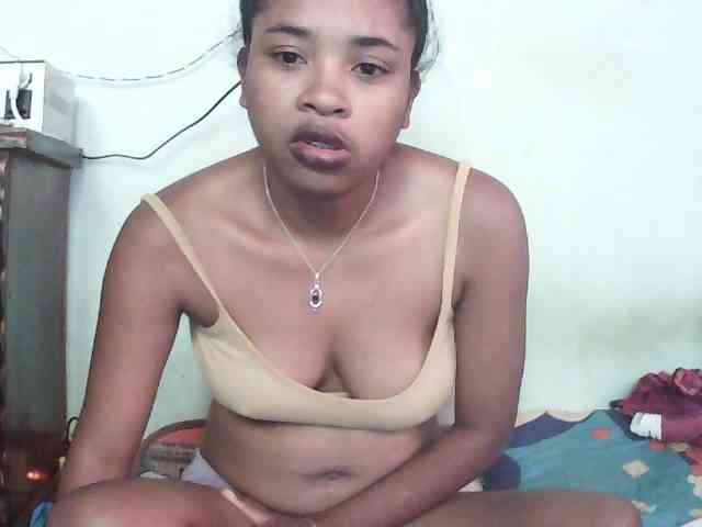TriciaBella webcam