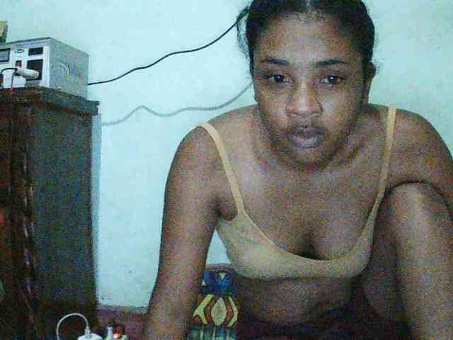 TriciaBella webcam
