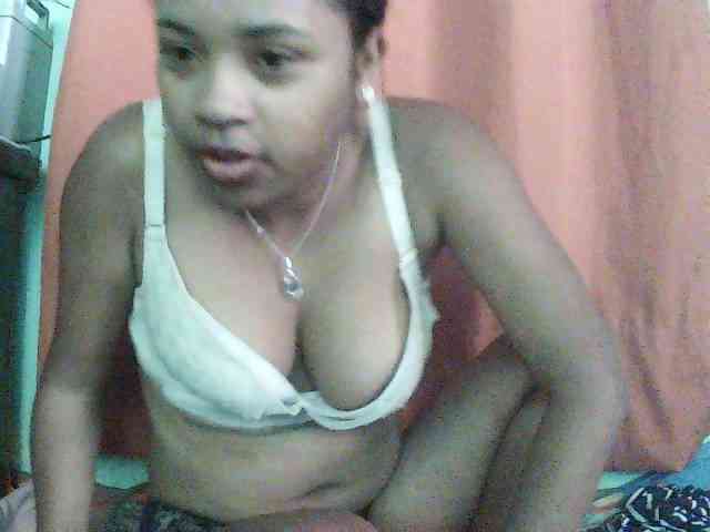 TriciaBella webcam
