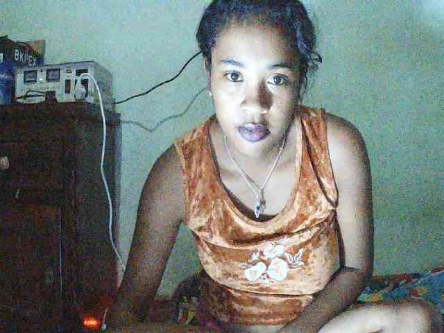 TriciaBella webcam