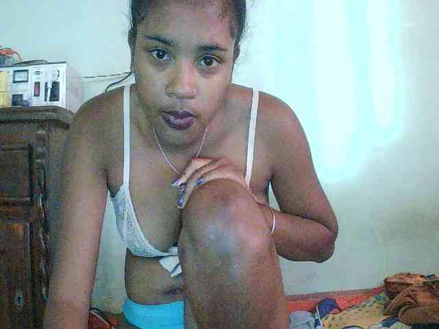 TriciaBella webcam