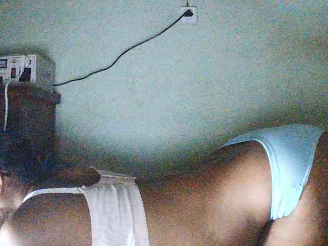 TriciaBella webcam