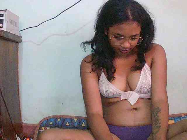 TriciaBella webcam
