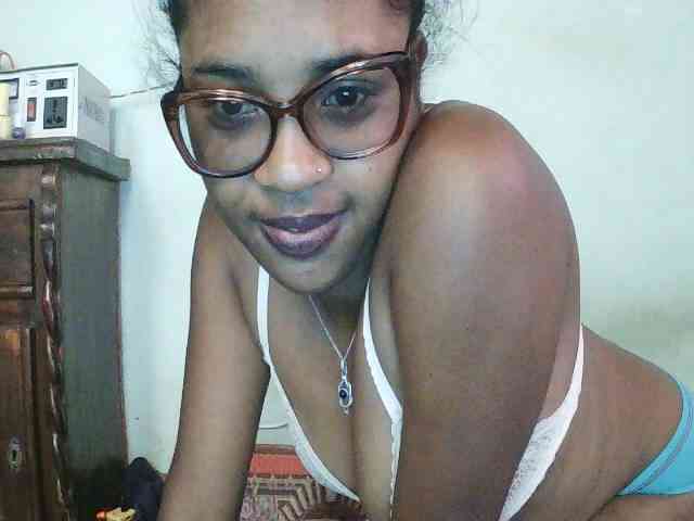 TriciaBella webcam
