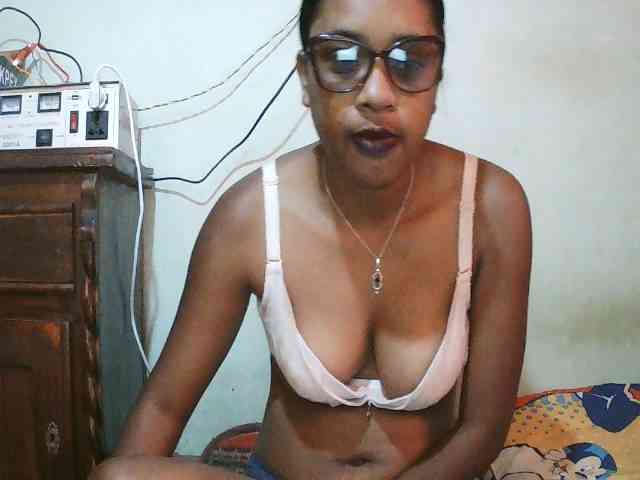 TriciaBella webcam