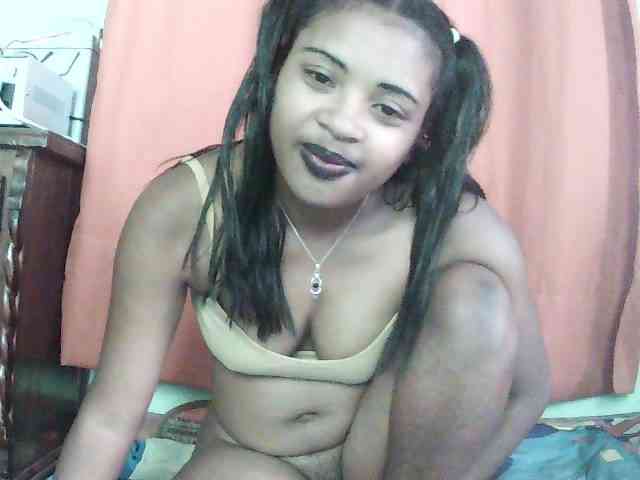 TriciaBella webcam