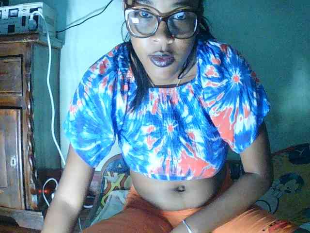 TriciaBella webcam