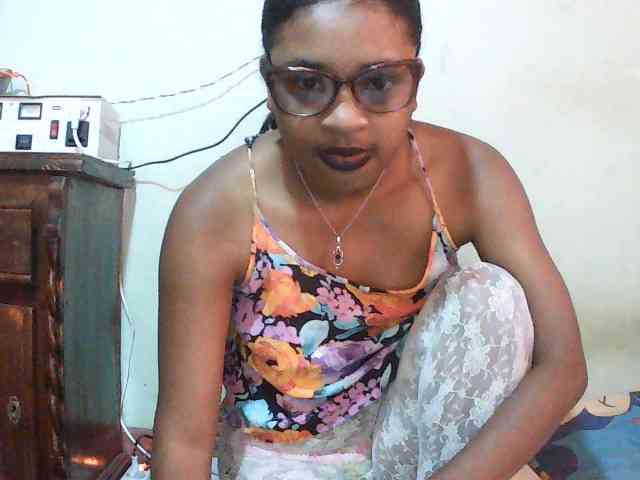 TriciaBella webcam