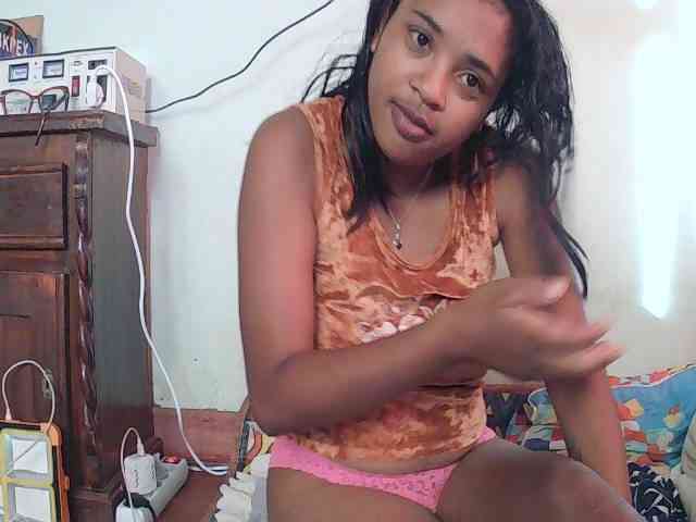 TriciaBella webcam