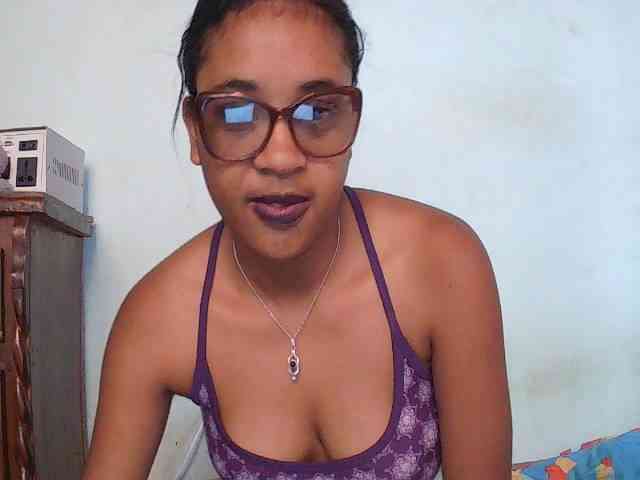 TriciaBella webcam