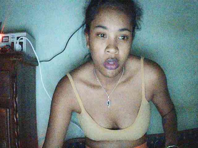 TriciaBella webcam