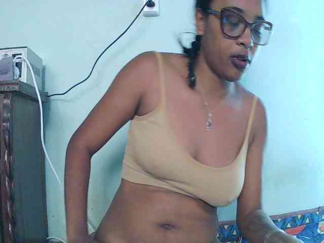 TriciaBella webcam