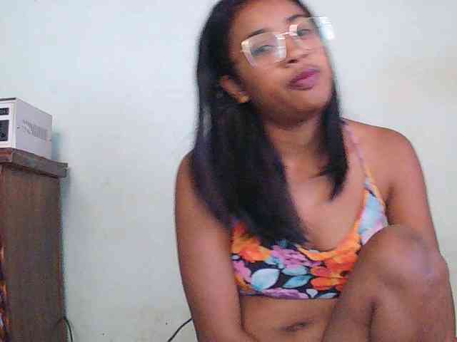 TriciaBella webcam