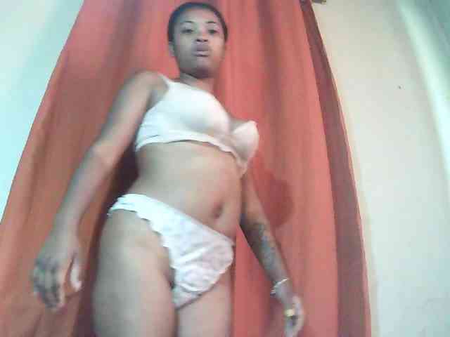 TriciaBella webcam