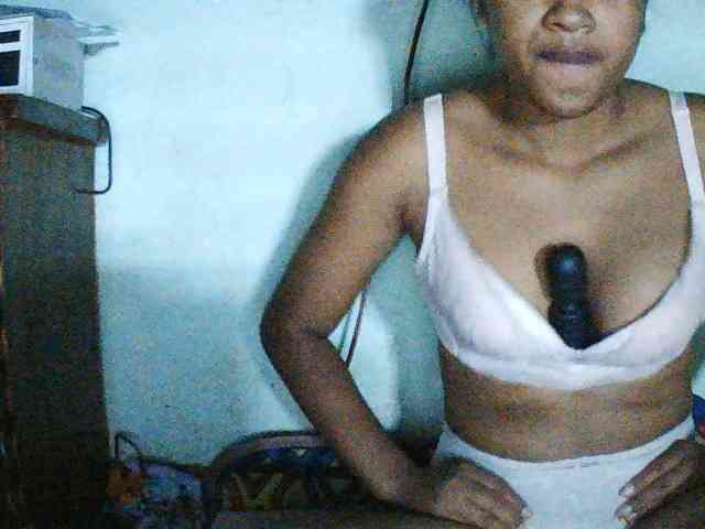 TriciaBella webcam