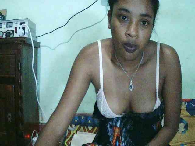 TriciaBella webcam