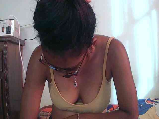 TriciaBella webcam
