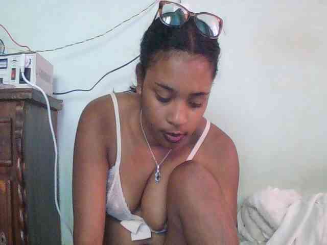 TriciaBella webcam