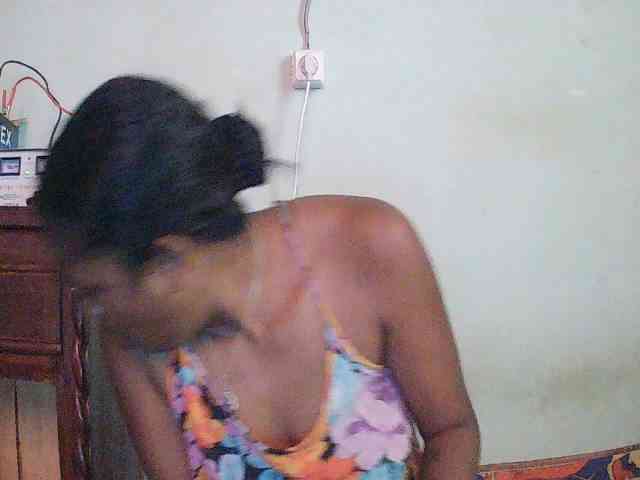 TriciaBella webcam