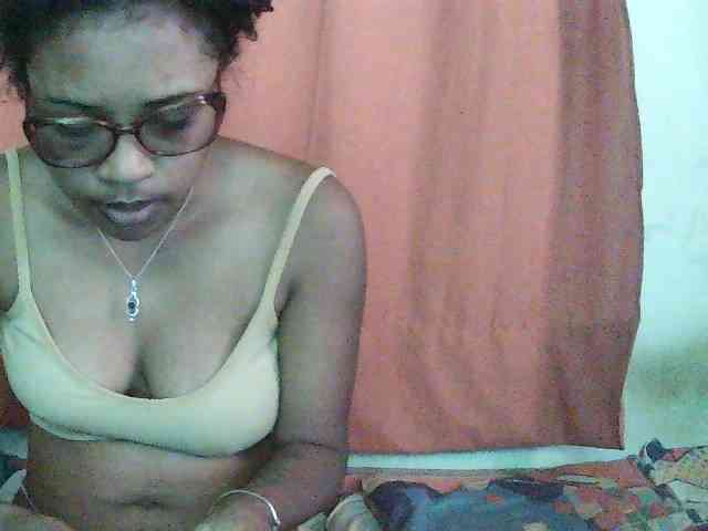 TriciaBella webcam