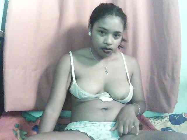 TriciaBella webcam