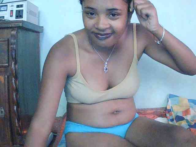 TriciaBella webcam