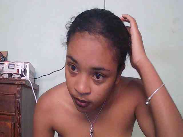 TriciaBella webcam