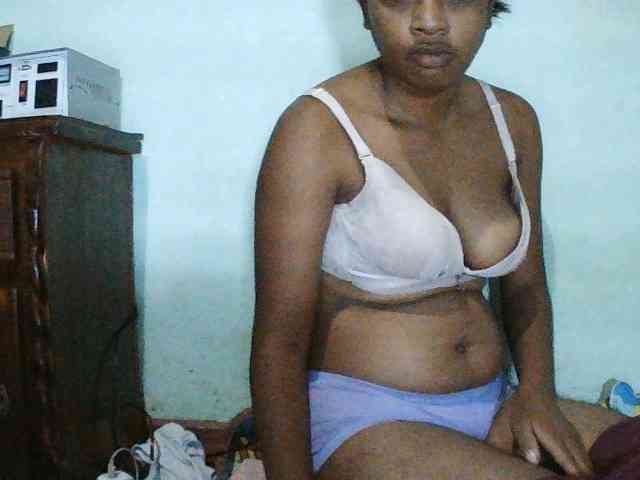 TriciaBella webcam