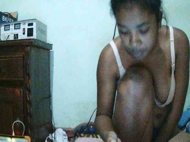 TriciaBella webcam
