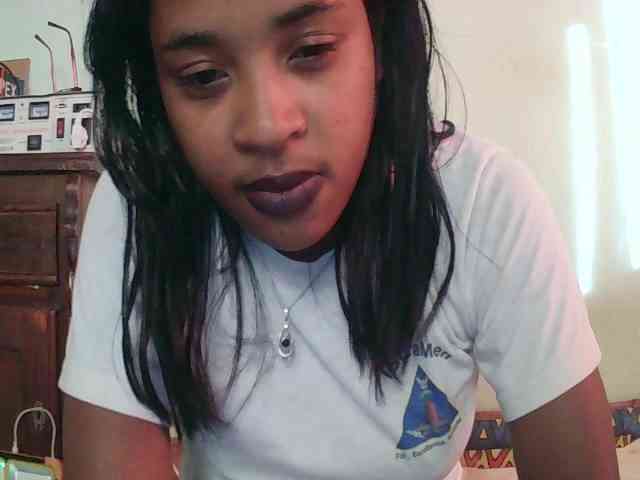 TriciaBella webcam
