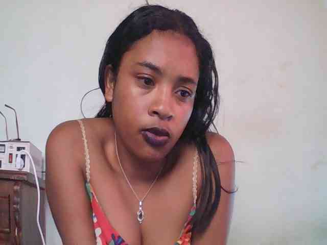 TriciaBella webcam