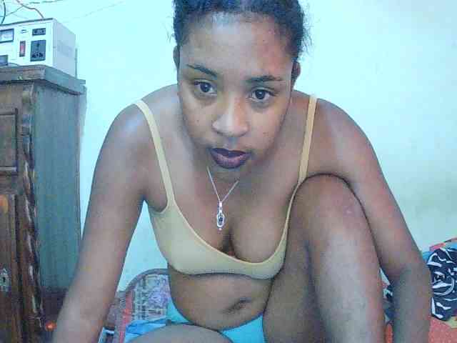 TriciaBella webcam