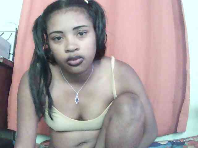 TriciaBella webcam