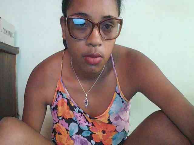 TriciaBella webcam