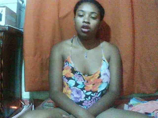 TriciaBella webcam