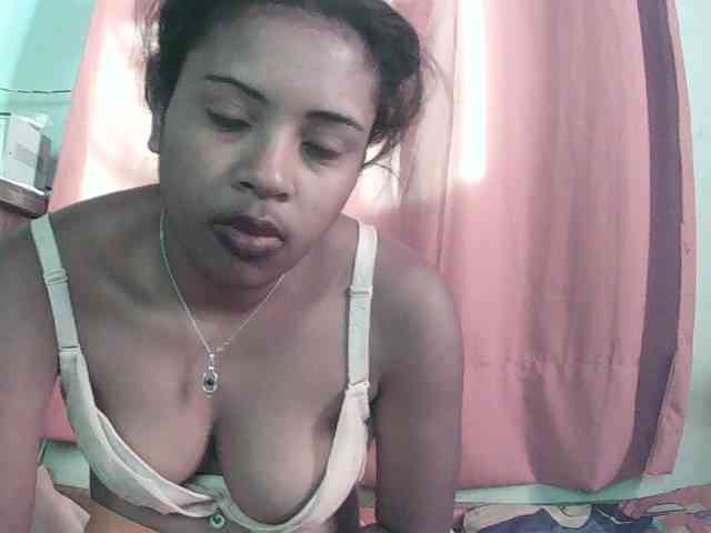 TriciaBella webcam