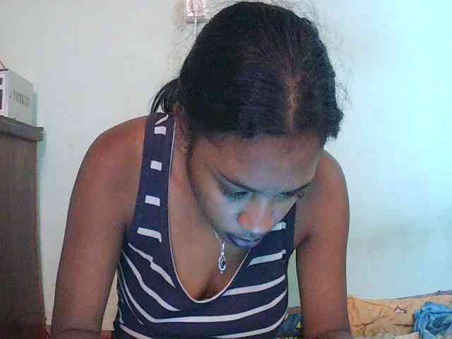 TriciaBella webcam