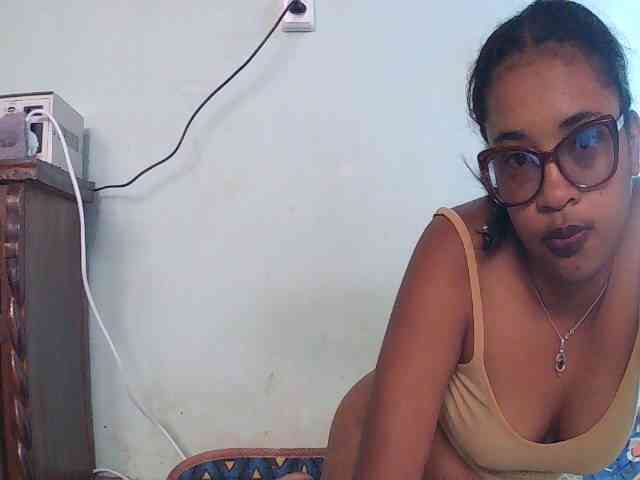 TriciaBella webcam