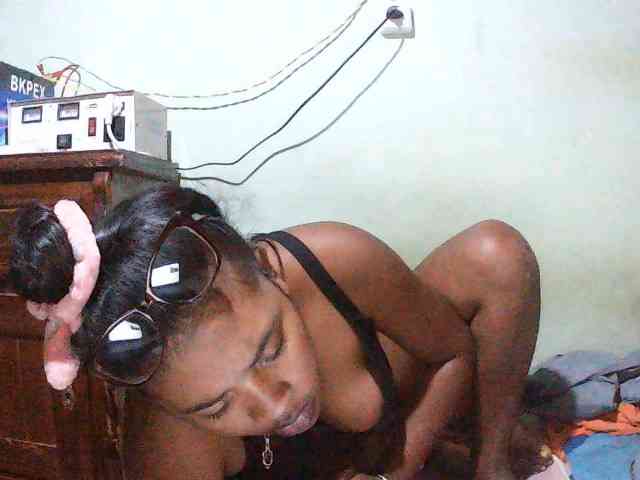 TriciaBella webcam