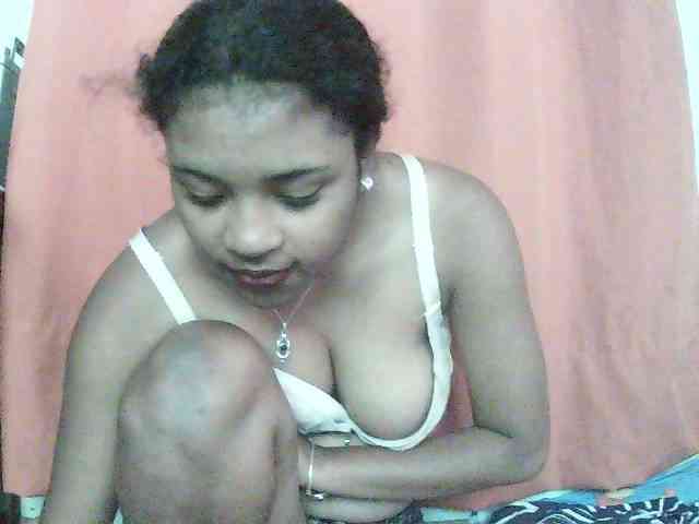 TriciaBella webcam