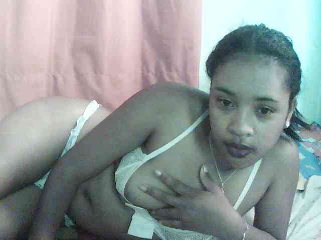 TriciaBella webcam