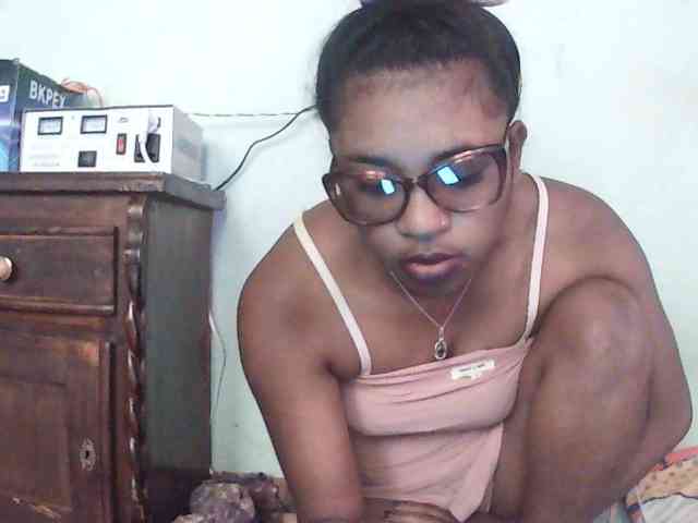 TriciaBella webcam