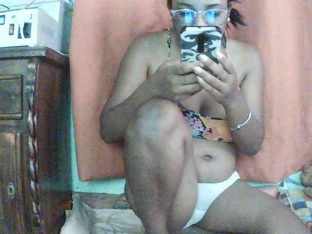TriciaBella webcam