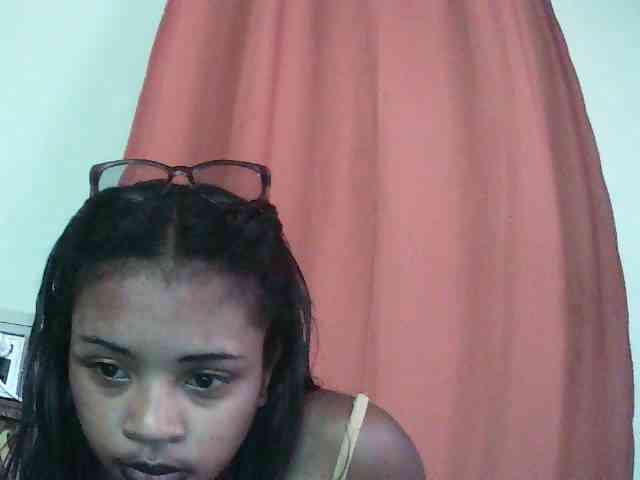 TriciaBella webcam