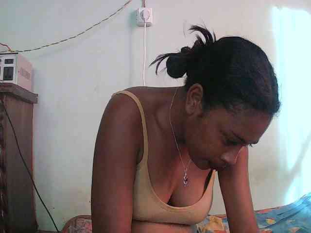 TriciaBella webcam